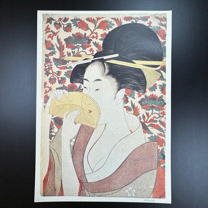 Kitagawa Utamaro ukiyo-e print – 髪かきあげる女 Beauty Holding a Comb – Edo bijin-ga Japanese woodblock art reproduction